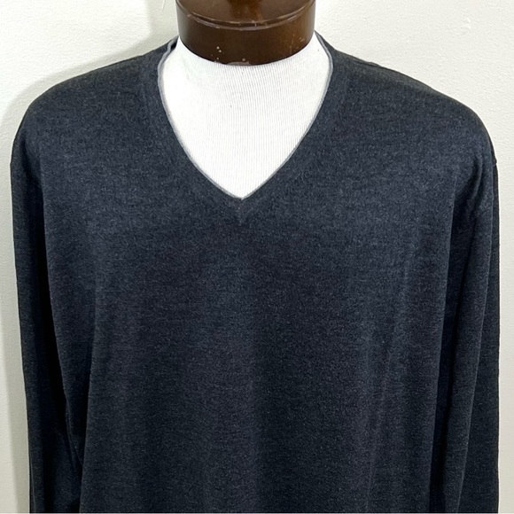 Claiborne Performance Men’s ThermoLite V-Neck Sweater - Picture 2 of 7